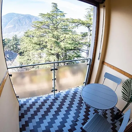 Apartment Flow Winkel Atelier Meran